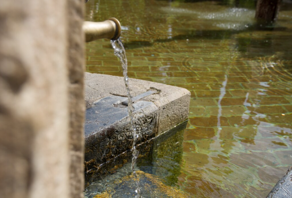 Água Potável Segura: Entenda a Relevância da Análise de Poços Artesianos para Sua Saúde